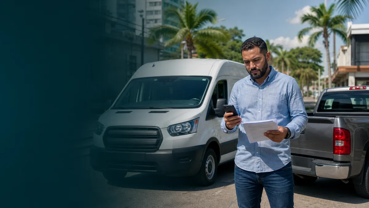 Furgón y pickup de trabajo con documentos de seguro en República Dominicana